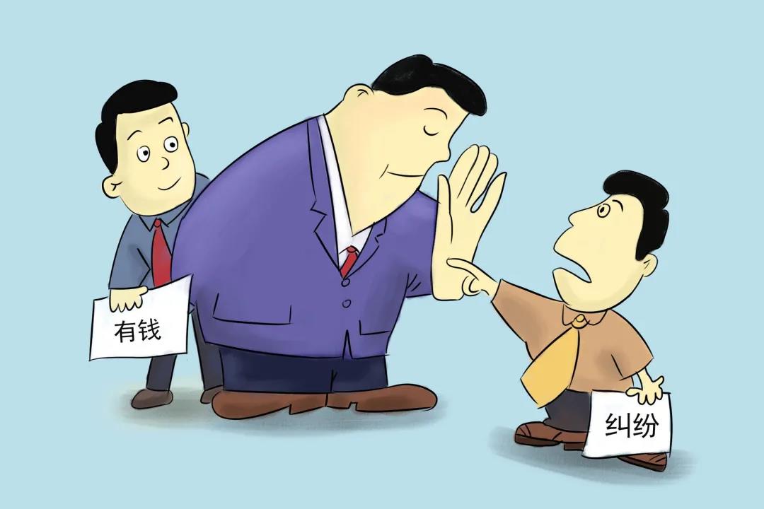 农村土地承包法虽鼓励土地流转，但遇村委会胁迫，农民两步可解决