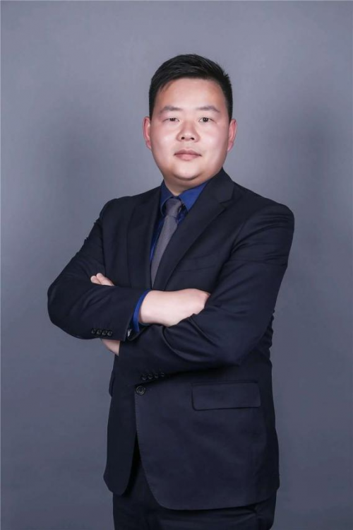 大众网报道：杨勇律师 ——在坚守信仰中坚定笃行